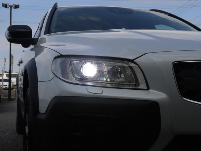 XC70 T5 ダイナミックエディション 国内100台限定車 専用グロッシーブラック仕上げフロント/リアバンパートリム ドアミラーカバー ルーフレール 18インチアルミホイール“Freja” スポーツ・サスペンション 本革スポーツシート 禁煙(43枚目)