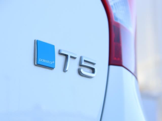 納車前整備費用は車両本体価格に含まれており、別途ご請求することはございませんのでご安心下さい。