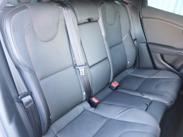 Ｖ４０ クロスカントリー　Ｔ５　ＡＷＤ　テキスタイルシート　運転席パワーシート　ナビゲーション　リアビューカメラ　ＰＣＣキーレスドライブ　１７インチアルミホイール　アイドリングストップ　アダプティブクルーズコントロール　ドライブレコーダー（33枚目）