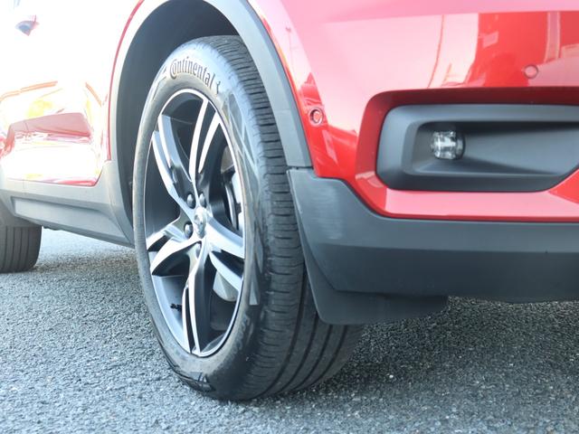 ＸＣ４０ Ｂ４　ＡＷＤ　Ｒデザイン　ｈａｒｍａｎ／ｋａｒｄｏｎプレミアムオーディオ　ヌバック／本革コンビシート　シートヒーター　ナビゲーション　３６０°ビューカメラ　ステアリングヒーター　リアシートヒーター　パワーテールゲート　禁煙車（47枚目）