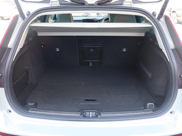 【ご納車後６ヶ月の無料点検】納車から半年経過した時点で再度お車の消耗具合を点検する事によって、不具合箇所の早期発見や今後のメンテナンスに関しての適切な助言をさせて頂く事が可能です。