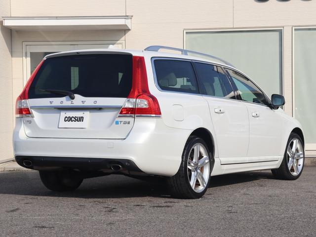 Ｖ７０ Ｔ５　クラシック　ｈａｒｍａｎ／ｋａｒｄｏｎプレミアムオーディオ　チルトアップ機構付サンルーフ　パーフォレーテッドレザーシート　シートヒーター　シートクーラー　アーバンウッドパネル　ドライブレコーダー　禁煙車（8枚目）