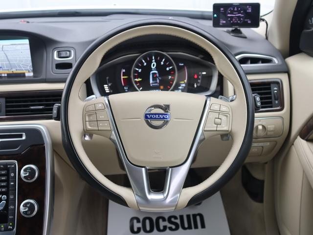 Ｖ７０ Ｔ５　クラシック　ｈａｒｍａｎ／ｋａｒｄｏｎプレミアムオーディオ　チルトアップ機構付サンルーフ　パーフォレーテッドレザーシート　シートヒーター　シートクーラー　アーバンウッドパネル　ドライブレコーダー　禁煙車（12枚目）