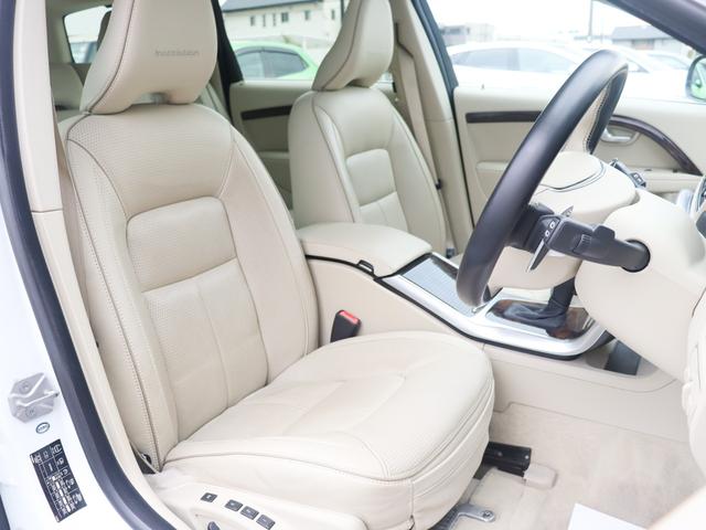 Ｖ７０ Ｔ５　クラシック　ｈａｒｍａｎ／ｋａｒｄｏｎプレミアムオーディオ　チルトアップ機構付サンルーフ　パーフォレーテッドレザーシート　シートヒーター　シートクーラー　アーバンウッドパネル　ドライブレコーダー　禁煙車（30枚目）