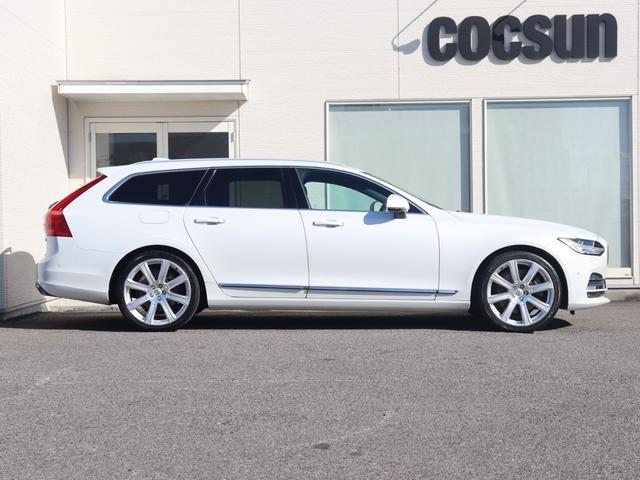 Ｖ９０ Ｔ６　ＡＷＤ　インスクリプション　Ｂｏｗｅｒｓ＆Ｗｉｌｋｉｎｓプレミアムオーディオ　パノラマガラスサンルーフ　パーフォレーテッドファインナッパレザー　シートヒーター　シートベンチレーション　ステアリングヒーター　マッサージ機能　禁煙車（7枚目）