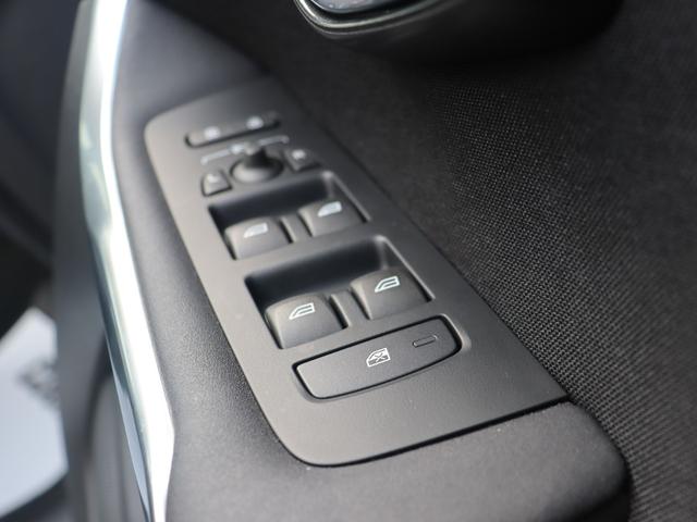 ボルボの販売から整備、買取、部品販売、カスタマイズに至るまで様々なサービスをお届けしています。