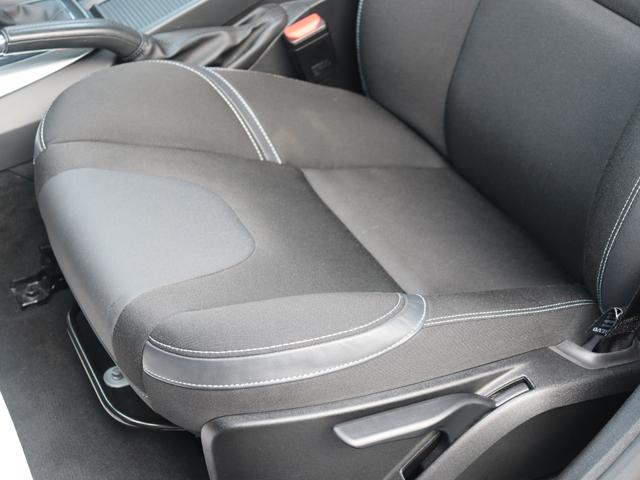 【純正部品の使用】オイルフィルター、ワイパーゴム、ブレーキフルード、冷却水、エアコンフィルターは純正部品を使用します。