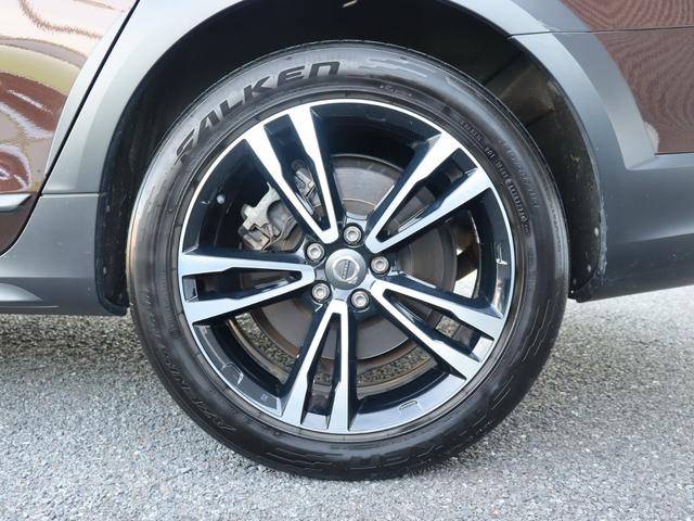 Ｖ９０ クロスカントリー　Ｔ５　ＡＷＤ　サマム　１９インチアルミホイール　パーフォレーテッドファインナッパレザー　マッサージ機能　シートヒーター　シートベンチレーション　リアエアコン　ナビゲーション　３６０°ビューカメラ　ドライブレコーダー　禁煙車（51枚目）