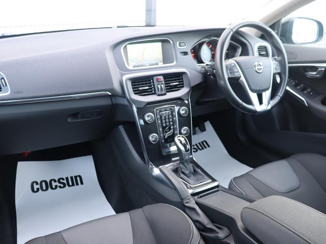 Ｖ４０ Ｄ４　モメンタム　ナビゲーション　リアビューカメラ　パワーシート　１７インチアルミホイール　ドライブレコーダー　アダプティブクルーズコントロール　ブラインドスポットモニター　ＥＴＣ　ＬＥＤヘッドライト　禁煙車（17枚目）