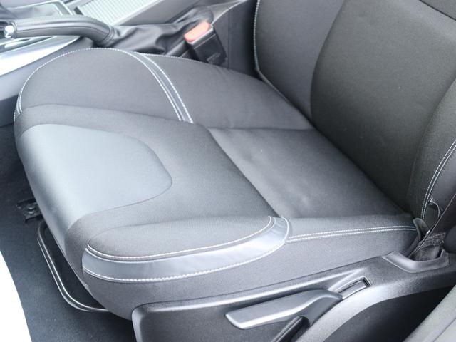 Ｖ４０ Ｄ４　モメンタム　ナビゲーション　リアビューカメラ　パワーシート　１７インチアルミホイール　ドライブレコーダー　アダプティブクルーズコントロール　ブラインドスポットモニター　ＥＴＣ　ＬＥＤヘッドライト　禁煙車（31枚目）