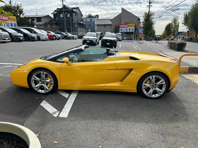 ガヤルド・スパイダー ベースグレード　ｅギア　４ＷＤ（4枚目）