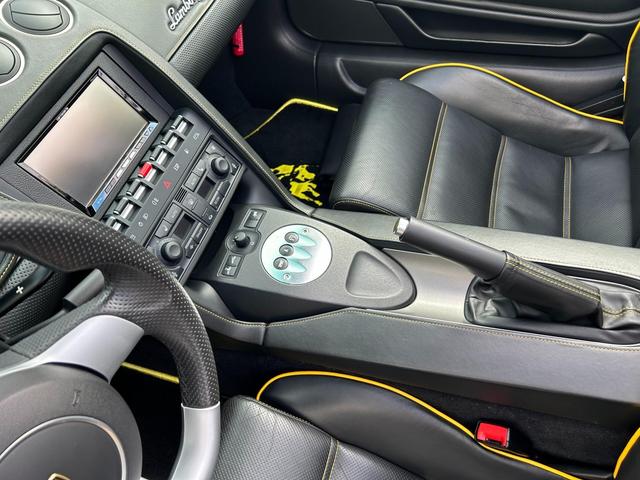 ガヤルド・スパイダー ベースグレード　ｅギア　４ＷＤ（14枚目）