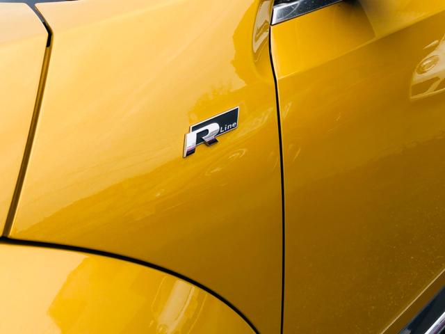 ザ・ビートル Ｒライン　１．４Ｌターボ　クールスターＰ　１オーナー車　純正ナビＴＶ　バックカメラ　ドライブレコーダー　ＥＴＣ　Ｐスタート　スマートキ　ＨＩＤ／ＬＥＤヘッドライト　純正１７インチアルミ　前後コーナーセンサー（11枚目）