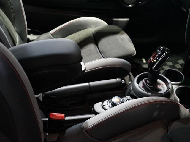 ＭＩＮＩ ジョンクーパーワークス　シートヒーター　ヘッドアップディスプレイ　社外ドラレコ　ＬＥＤ　タッチパネルナビ　１８インチ　Ｒカメラ　コンフォートアクセス　ＥＴＣ２．０　ＰＤＣ前後　軽減ブレーキ　ＡＣＣ　ＳＯＳ（9枚目）