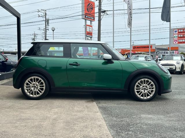 MINI クーパーC フェイバリット・トリム ナビ ETC2.0 アップルカープレイ アンドロイドオート リアカメラ(4枚目)