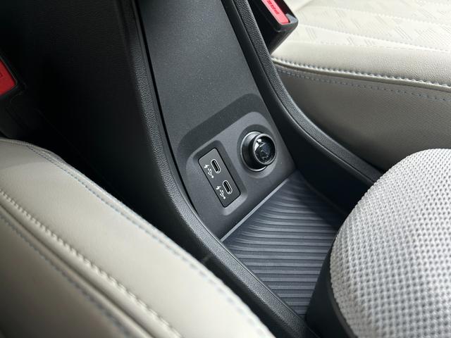 MINI クーパーC フェイバリット・トリム ナビ ETC2.0 アップルカープレイ アンドロイドオート リアカメラ(33枚目)