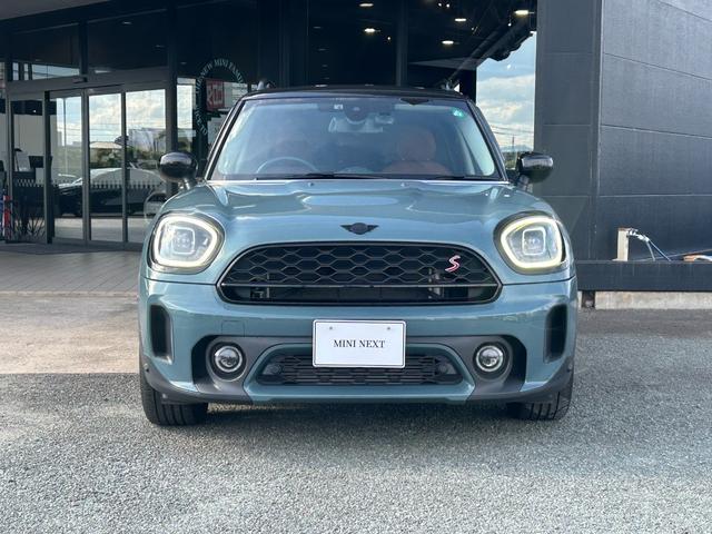 MINI クーパーSD クロスオーバー オール4 レザーシート シートヒーター 電動シート アップルカープレイ ETC2.0 リアカメラ PDC前後 衝突軽減ブレーキ ブラックエクステリア 18インチ 電動ゲート 社外地デジチューナー ドラレコ前後(2枚目)