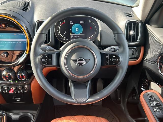MINI クーパーSD クロスオーバー オール4 レザーシート シートヒーター 電動シート アップルカープレイ ETC2.0 リアカメラ PDC前後 衝突軽減ブレーキ ブラックエクステリア 18インチ 電動ゲート 社外地デジチューナー ドラレコ前後(25枚目)