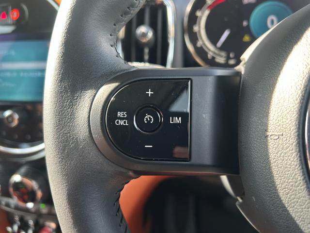 MINI クーパーSD クロスオーバー オール4 レザーシート シートヒーター 電動シート アップルカープレイ ETC2.0 リアカメラ PDC前後 衝突軽減ブレーキ ブラックエクステリア 18インチ 電動ゲート 社外地デジチューナー ドラレコ前後(27枚目)