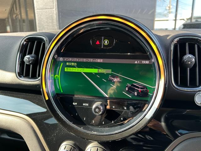 ＭＩＮＩ クーパーＤ　クロスオーバー　タッチパネルナビ　ＥＴＣ２．０　ＬＥＤヘッドライト　リアカメラ　ＰＤＣ前後　コンフォートアクセス　衝突軽減ブレーキ　ＡＣＣ　ＳＯＳコール　１８インチ　デジタルメーター　ヘッドアップディスプレイ（30枚目）