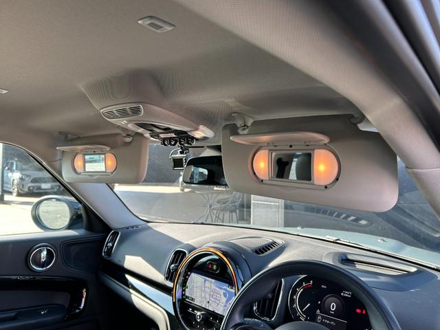 ＭＩＮＩ クーパーＤ　クロスオーバー　タッチパネルナビ　ＥＴＣ２．０　ＬＥＤヘッドライト　リアカメラ　ＰＤＣ前後　コンフォートアクセス　衝突軽減ブレーキ　ＡＣＣ　ＳＯＳコール　１８インチ　デジタルメーター　ヘッドアップディスプレイ（41枚目）