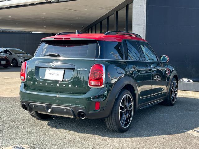 ＭＩＮＩ ジョンクーパーワークス　クロスオーバー　タッチパネルナビ　ＥＴＣ２．０　ＬＥＤライト　Ｒカメラ　ＰＤＣ前後　コンフォートアクセス　衝突軽減ブレーキ　ＡＣＣ　ＳＯＳコール　１９インチ　シートヒーター　ヘッドアップディスプレイ　ドラレコ前後（5枚目）