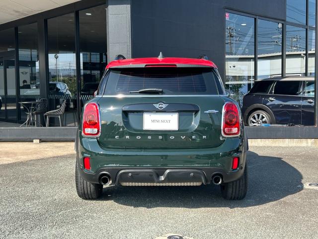 ＭＩＮＩ ジョンクーパーワークス　クロスオーバー　タッチパネルナビ　ＥＴＣ２．０　ＬＥＤライト　Ｒカメラ　ＰＤＣ前後　コンフォートアクセス　衝突軽減ブレーキ　ＡＣＣ　ＳＯＳコール　１９インチ　シートヒーター　ヘッドアップディスプレイ　ドラレコ前後（6枚目）