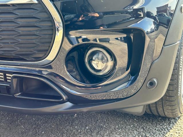 ＭＩＮＩ クーパーＳ　クラブマン　レザーシート　シートヒーター　電動シート　タッチパネルナビ　ＥＴＣ２．０　ＬＥＤヘッドライト　リアカメラ　ＰＤＣ前後　コンフォートアクセス　ＡＣＣ　衝突軽減ブレーキ　ＳＯＳコール　１７インチ（10枚目）