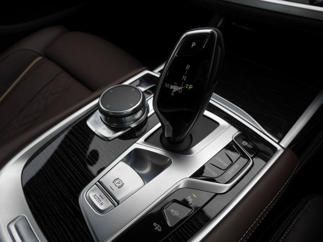 740d xDrive Mスポーツ 2年BPSデモ禁煙認定車(11枚目)