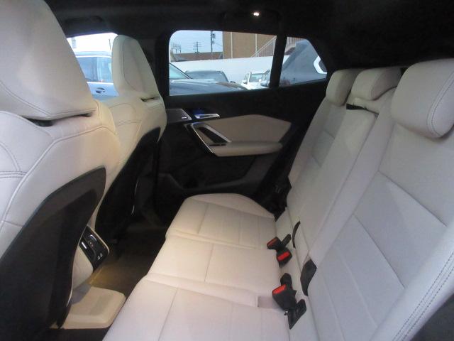 X2 xDrive 20i Mスポーツハイラインパッケージ サンルーフ/ハイラインPKG/オイスターレザー/ハーマンカードン/アップルカープレイ/サンプロテクションガラス/アップルカープレイ/ハンドルヒーター/デモカー(23枚目)