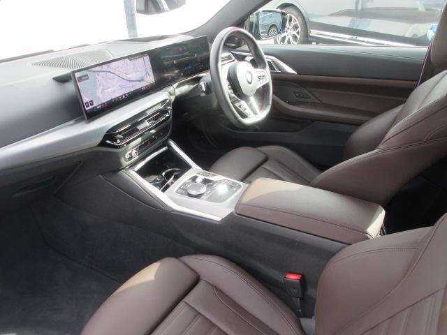 4シリーズ M440i xDriveクーペ カーブドディスプレイ/モカレザーシート/全方位カメラ/アップルカープレイ/HUD/ハーマカードンスピーカー/デモカー(18枚目)