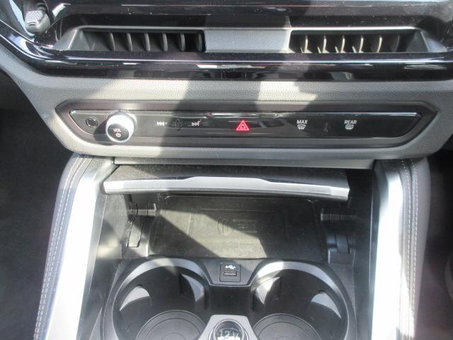 4シリーズ M440i xDriveクーペ カーブドディスプレイ/モカレザーシート/全方位カメラ/アップルカープレイ/HUD/ハーマカードンスピーカー/デモカー(25枚目)