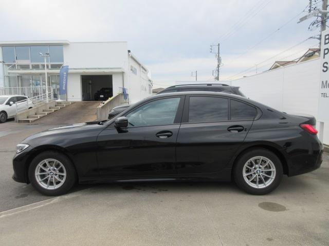 ロングホイールベースが安定した走行を生みます。シルエットも格好良いです。