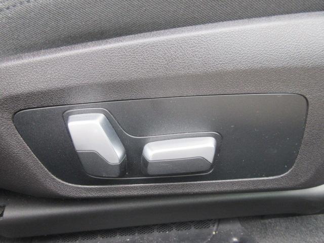 メモリー機能付き電動シートです。