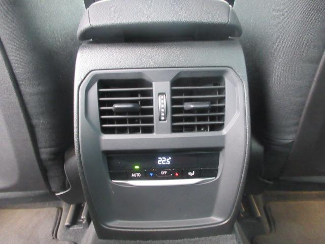 リア席にはタイプＣのＵＳＢポートもございます。