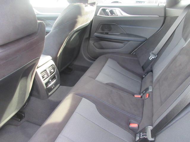 後部座席の方もゆったり乗車可能です！