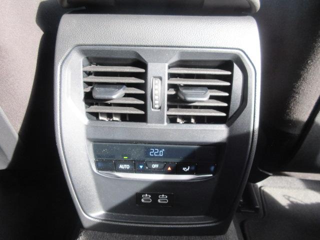 リア席にはタイプＣのＵＳＢポートもございます。