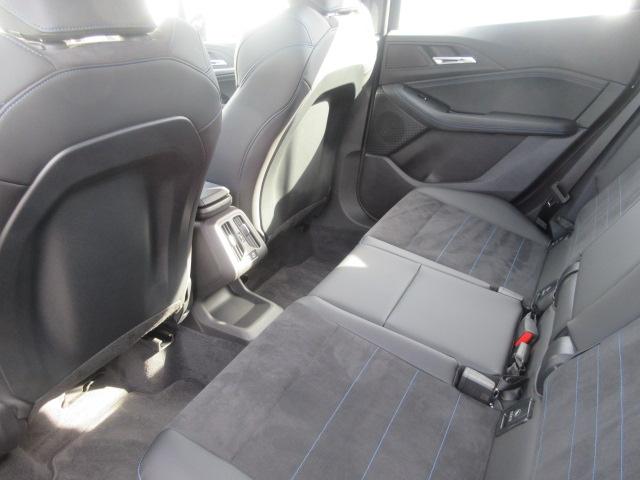 後部座席の方もゆったり乗車可能です！