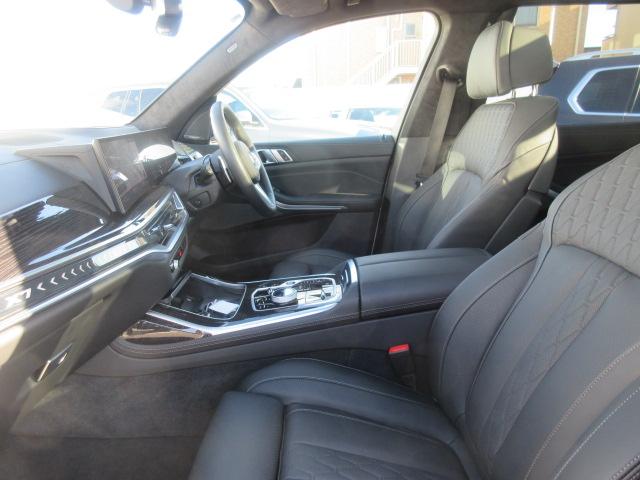Ｘ７ ｘＤｒｉｖｅ　４０ｄ　Ｍスポーツ　サンルーフ／ベンチレーションシート／ブラックレザーシート／ハンドルヒーター／ハーマンカードン／ソフトクローズドア／純正地デジチューナー／２３ＡＷ／全周囲カメラデモカー（24枚目）