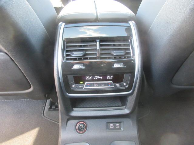 Ｘ７ ｘＤｒｉｖｅ　４０ｄ　Ｍスポーツ　サンルーフ／ベンチレーションシート／ブラックレザーシート／ハンドルヒーター／ハーマンカードン／ソフトクローズドア／純正地デジチューナー／２３ＡＷ／全周囲カメラデモカー（29枚目）