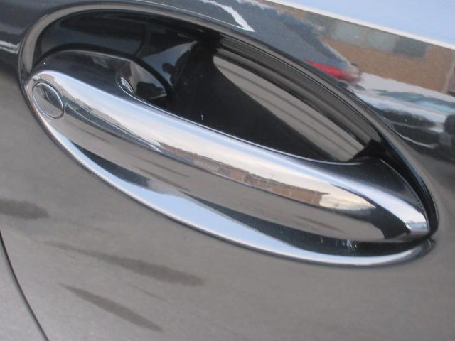 �R���t�H�[�g�A�N�Z�X�����ł��B�h�A�n���h���ɐG��ăh�A�̊J���\�ł��B