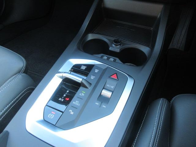 １シリーズ １２０ｄ　Ｍスポーツ　テクノロジーＰＫＧ／全方位カメラ／アップルカープレイ／ハイラインＰＫＧ／ＨＤＵ／ハーマンカードンスピーカー／デモカー（24枚目）