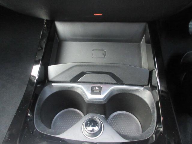 �X�}�z�̃��C�����X�`���[�W���o���܂��B