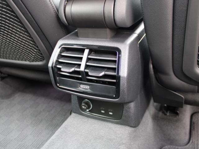 Ｑ３ ３５ＴＤＩクワトロ　Ｓライン　コンビニエンス＆アシスタンスパッケージ　プラスパッケージ　スマートフォンインターフェイス（19枚目）