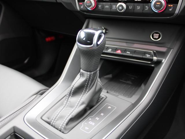 Ｑ３ ３５ＴＤＩクワトロ　Ｓライン　コンビニエンス＆アシスタンスパッケージ　プラスパッケージ　スマートフォンインターフェイス（43枚目）