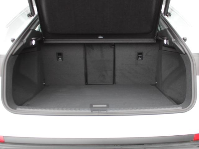 Q4スポーツバック e-トロン advanced インテリアプラスP マトリクスLEDヘッドライト パーシャルレザー マルチカラーアンビエントライティング アコースティックガラス シートヒーター(6枚目)