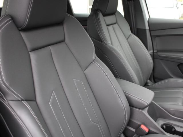 Q4スポーツバック e-トロン advanced インテリアプラスP マトリクスLEDヘッドライト パーシャルレザー マルチカラーアンビエントライティング アコースティックガラス シートヒーター(18枚目)