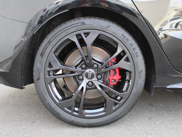 S3 スポーツバック ブラックAudi rings&ブラックスタイリングパッケージダンピングコントロールサスペンションSONOS 3Dサウンドシステムカラードブレーキキャリパーレッド(9枚目)