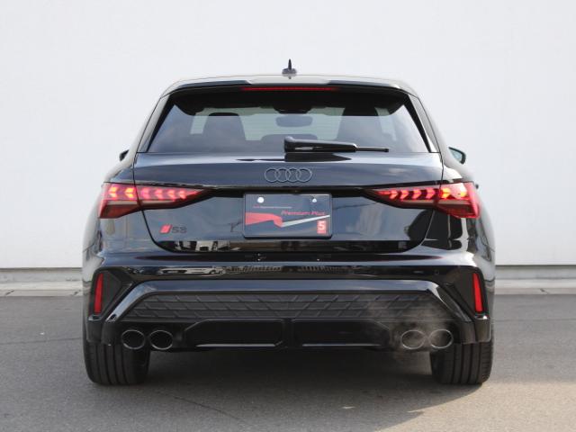 S3 スポーツバック ブラックAudi rings&ブラックスタイリングパッケージダンピングコントロールサスペンションSONOS 3Dサウンドシステムカラードブレーキキャリパーレッド(16枚目)