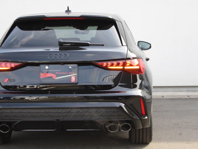 S3 スポーツバック ブラックAudi rings&ブラックスタイリングパッケージダンピングコントロールサスペンションSONOS 3Dサウンドシステムカラードブレーキキャリパーレッド(18枚目)